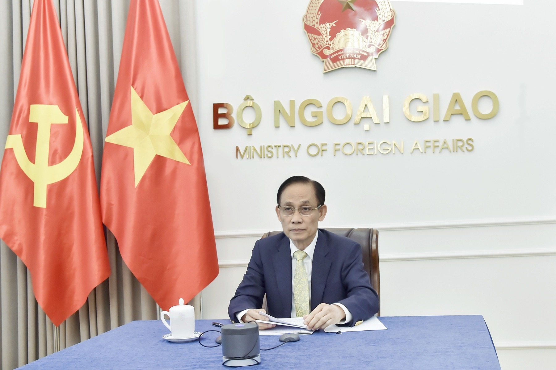 Ủy viên Bộ Chính trị, Bộ trưởng Ngoại giao Lê Hoài Trung điện đàm với Bộ trưởng Ngoại giao Liên bang Mexico Roberto Velasco Álvarez
